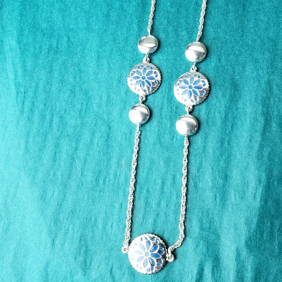 2/20$ Liz & Co blue and silver tone long necklace - Picture 3 of 8